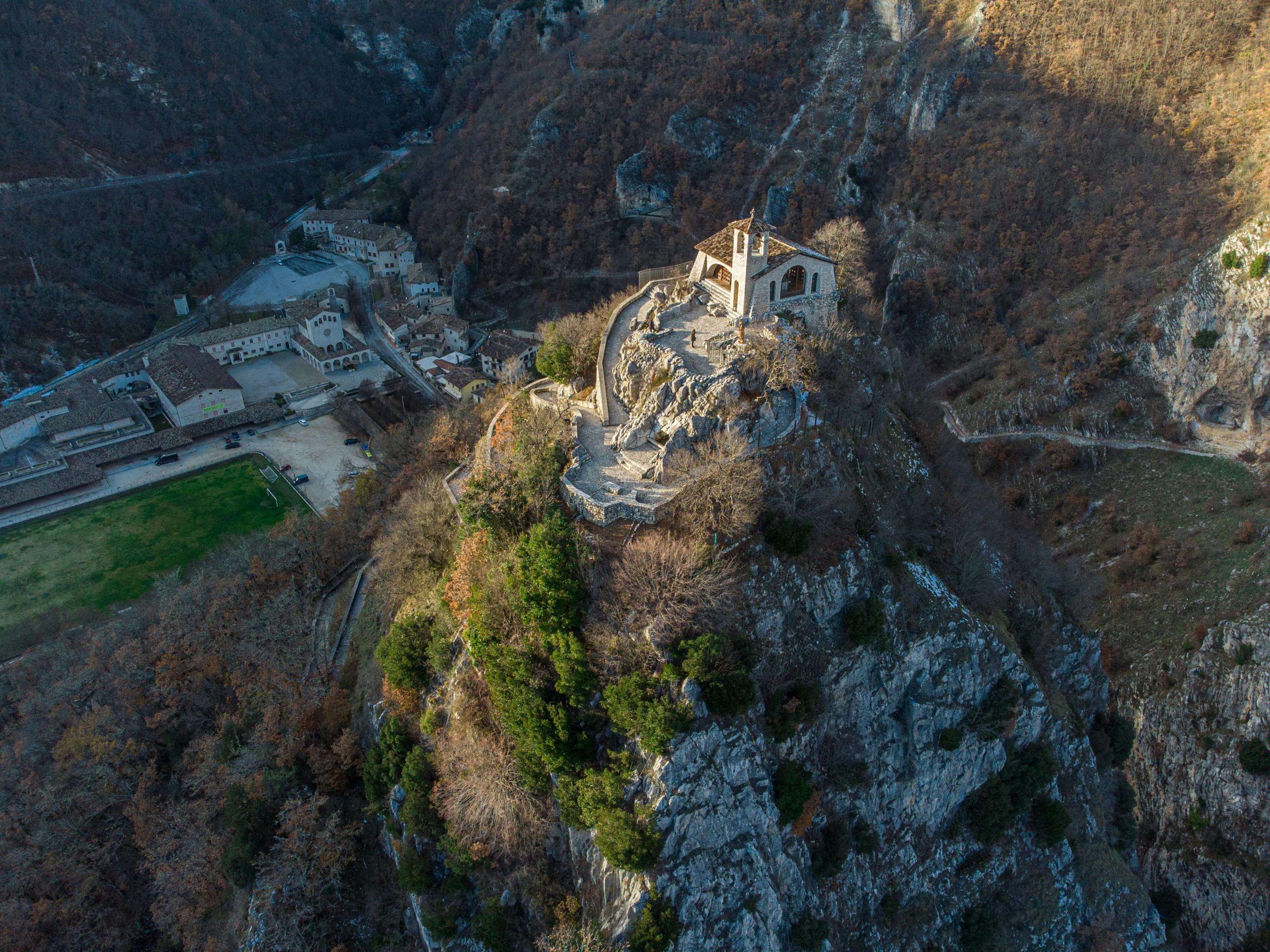 hilltop monastery abruzzo hiking majella national park