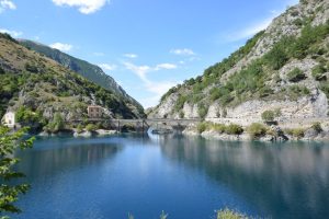 non touristy lakes italy scanno lake abruzzo