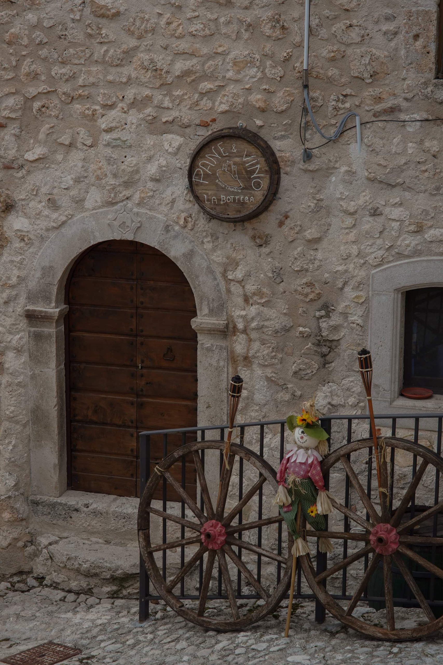 rocca-calascio-abruzzo-Apennines-fortress-scenic