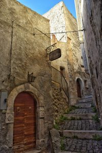 where to stay in abruzzo