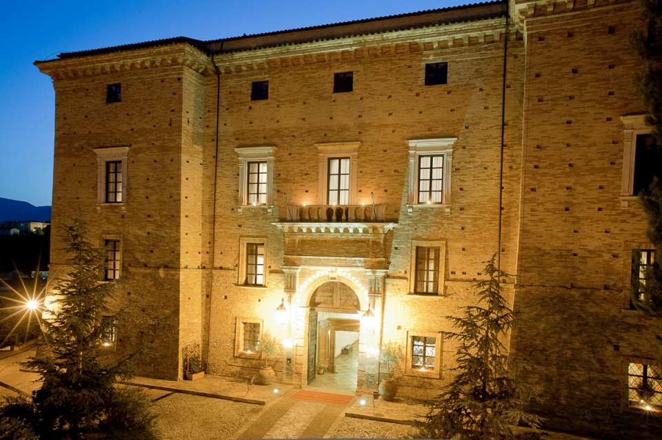 castello chiola wedding venue abruzzo